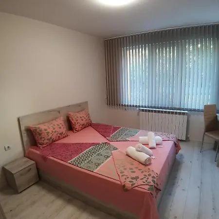 трапезица скай Апартамент