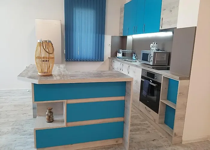 Apartment трапезица скай